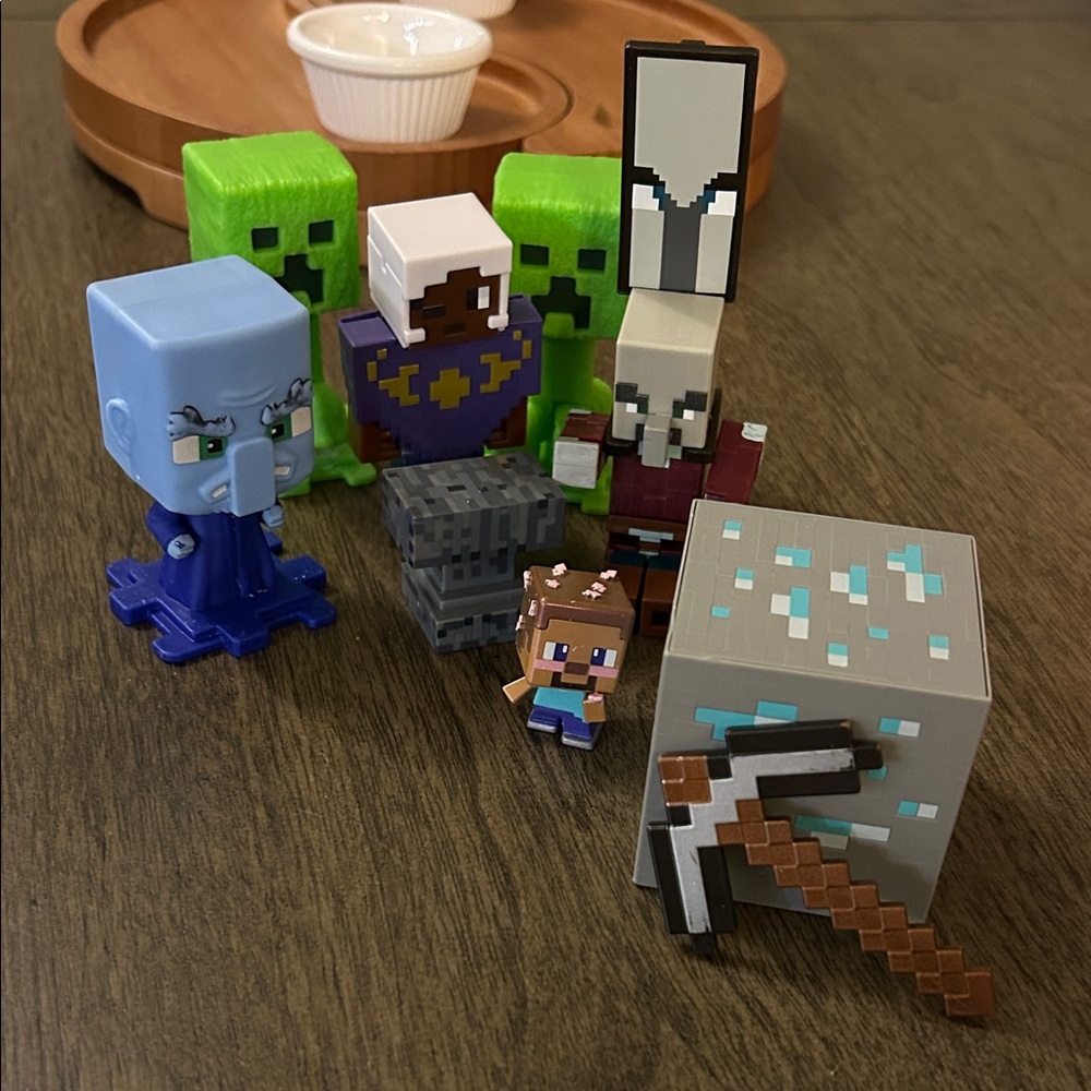 Minecraft Toy Figurine Set